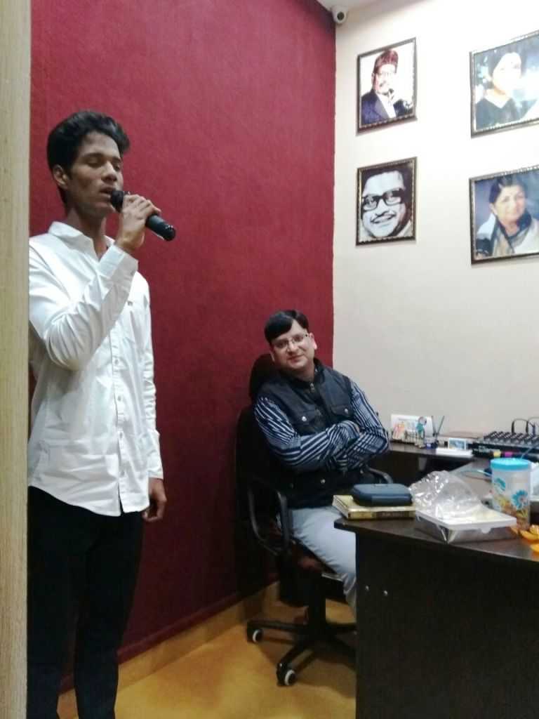 SURMAI SHAAM 2017 KE NAAM 