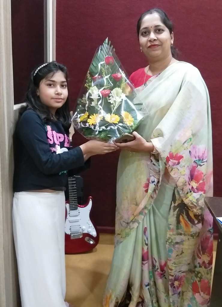 BIRTHDAY CELEBRATION OF FOUNDER POOJA AGRAWAL JI AND MEMBER RANJANA JI